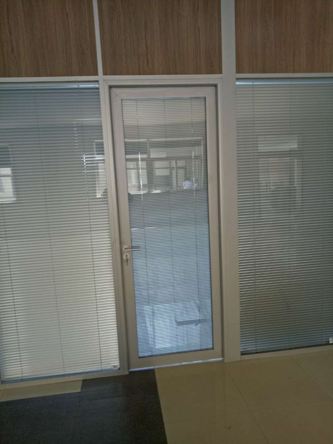 中空双玻百叶办公隔断